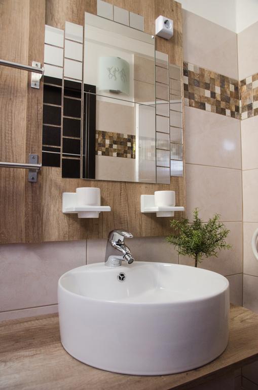 Green Corner Wellness Püspökladány الغرفة الصورة